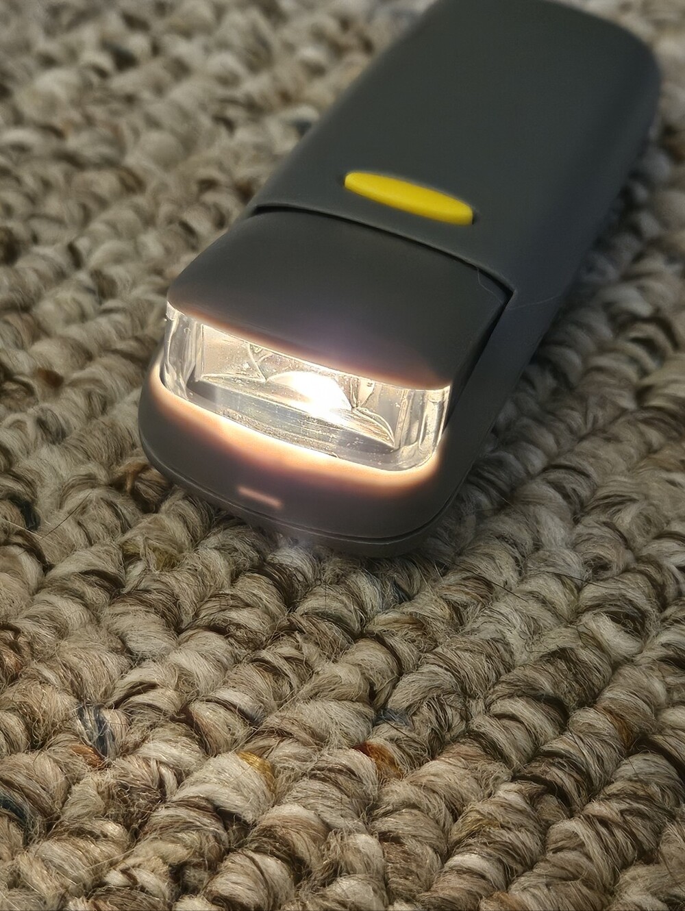Avon Gift Collection Pocket Flashlight - Picture 5 of 7